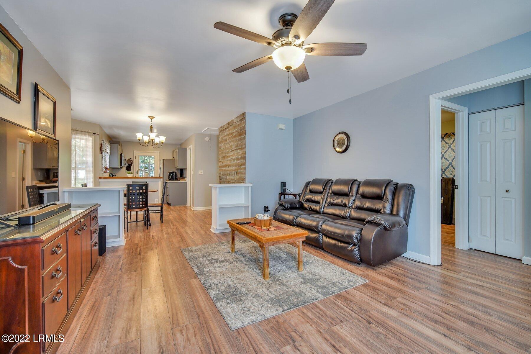 22 Blythewood Road Beaufort, SC 29907 - Photo 6 of 27 DSC08747.jpg-SMALL