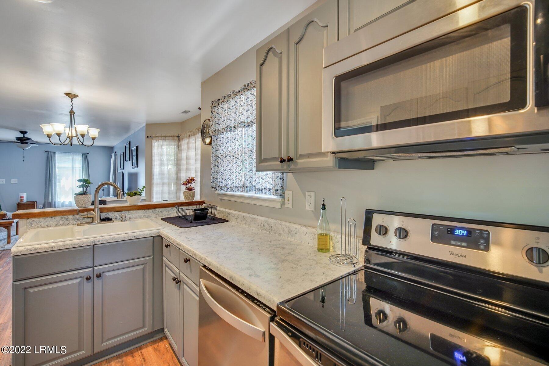 22 Blythewood Road Beaufort, SC 29907 - Photo 9 of 27 DSC08692.jpg-SMALL