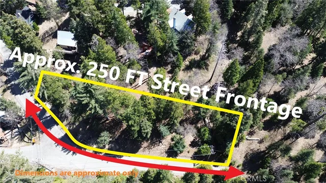 a view of a tennis court