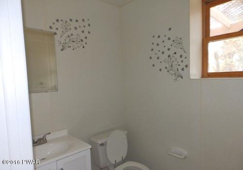 159 West Lilac Road Milford, PA 18337 - Photo 16 of 19 1/2 Bath