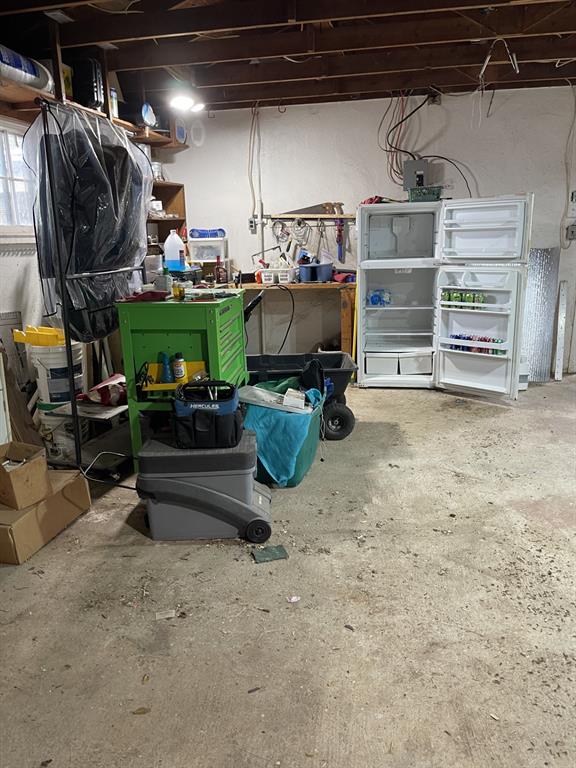 100 Snow Street Bangs, TX 76823 - Photo 20 of 28 INSIDE SHOP