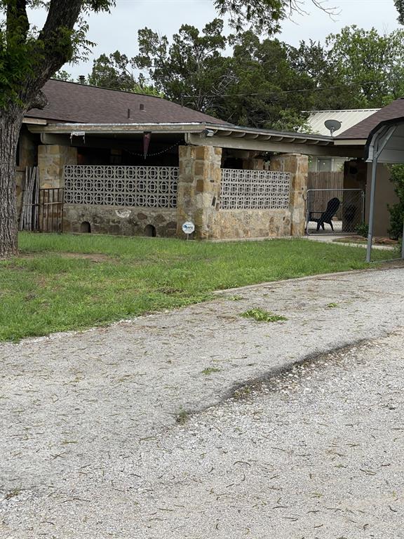 100 Snow Street Bangs, TX 76823 - Photo 5 of 28