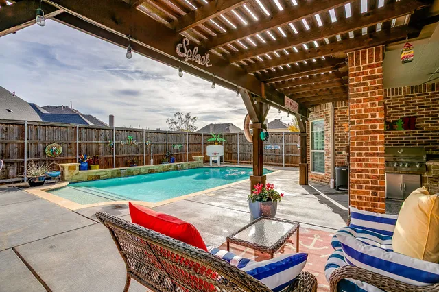 $699,000 | 2805 Stackhouse Street, Fort Worth, TX 76244