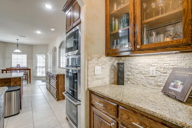 $699,000 | 2805 Stackhouse Street, Fort Worth, TX 76244