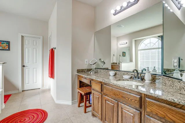 $699,000 | 2805 Stackhouse Street, Fort Worth, TX 76244