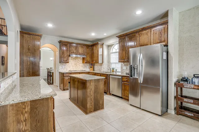 $699,000 | 2805 Stackhouse Street, Fort Worth, TX 76244