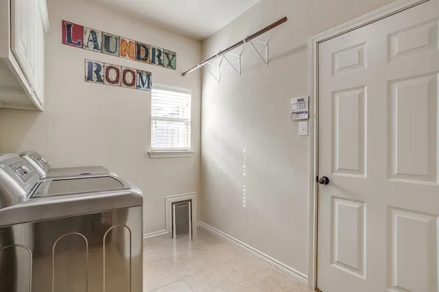 $675,000 | 2805 Stackhouse Street, Fort Worth, TX 76244