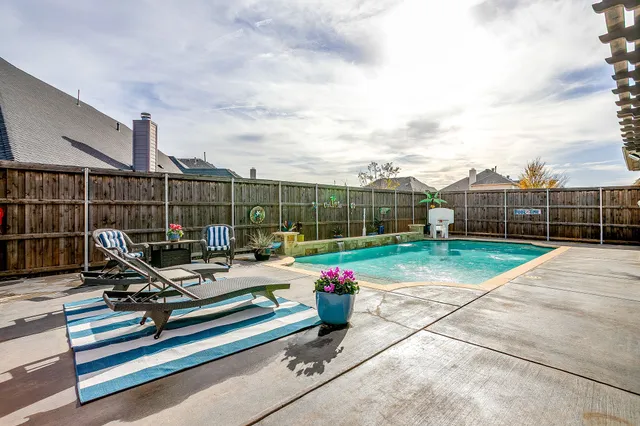 $699,000 | 2805 Stackhouse Street, Fort Worth, TX 76244