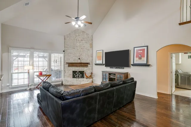 $699,000 | 2805 Stackhouse Street, Fort Worth, TX 76244