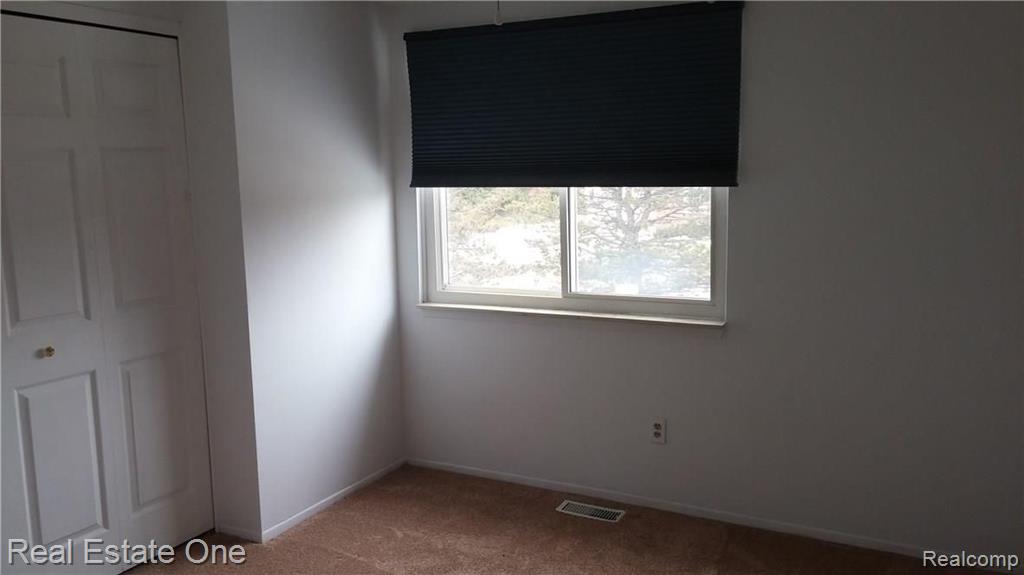 14 Foxboro Drive Rochester Hills, MI 48309 - Photo 18 of 20