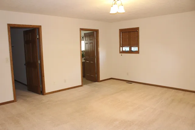 $299,000 | 3 Delmar Drive, Clinton, IL 61727