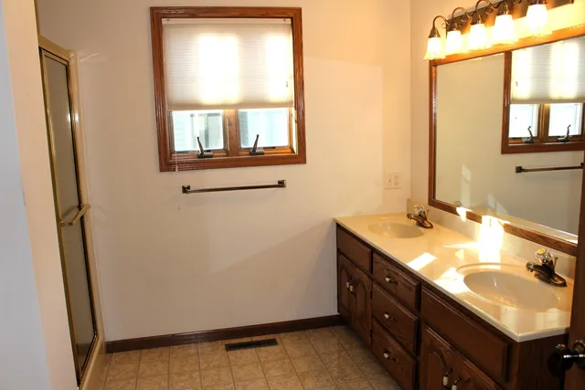 $299,000 | 3 Delmar Drive, Clinton, IL 61727