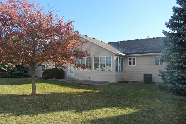 $299,000 | 3 Delmar Drive, Clinton, IL 61727