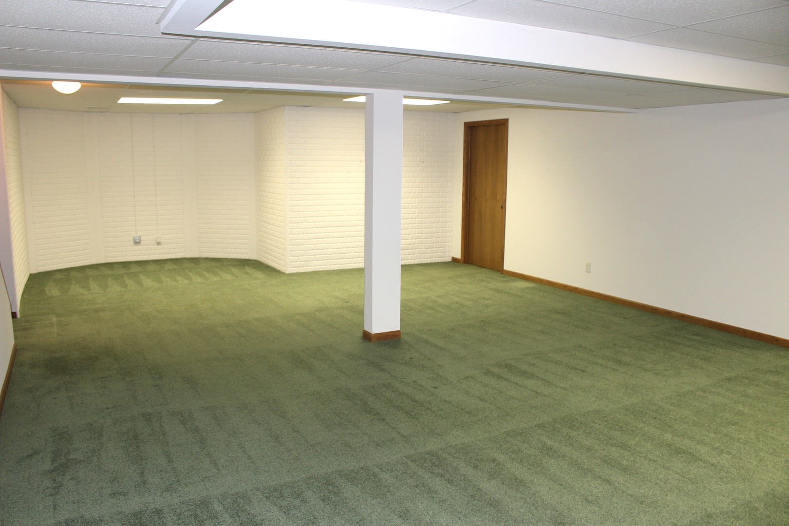 3 Delmar Drive Clinton, IL 61727 - Photo 34 of 44 a view of a big room with closet