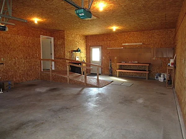 $293,500 | 3 Delmar Drive, Clinton, IL 61727