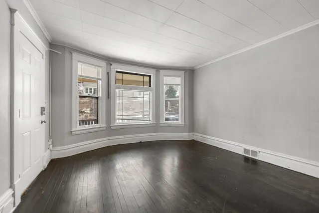 $240,000 | 680 Lawson Avenue East, St. Paul, MN 55106