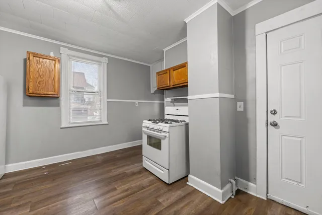 $240,000 | 680 Lawson Avenue East, St. Paul, MN 55106