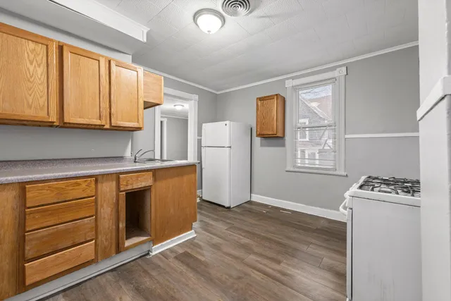 $240,000 | 680 Lawson Avenue East, St. Paul, MN 55106