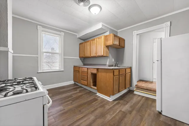 $240,000 | 680 Lawson Avenue East, St. Paul, MN 55106