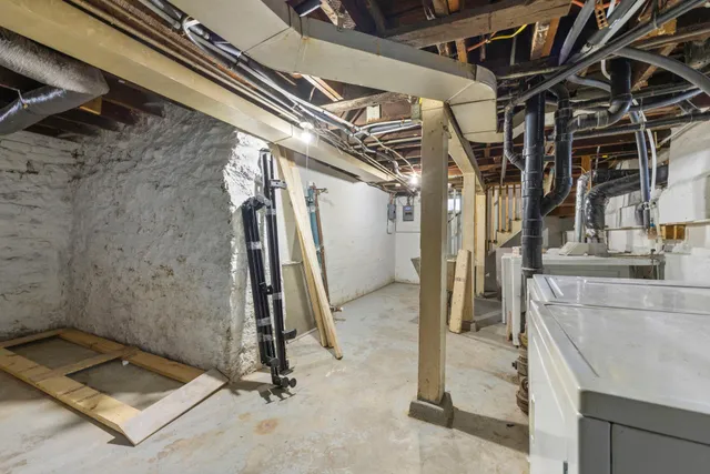 $240,000 | 680 Lawson Avenue East, St. Paul, MN 55106