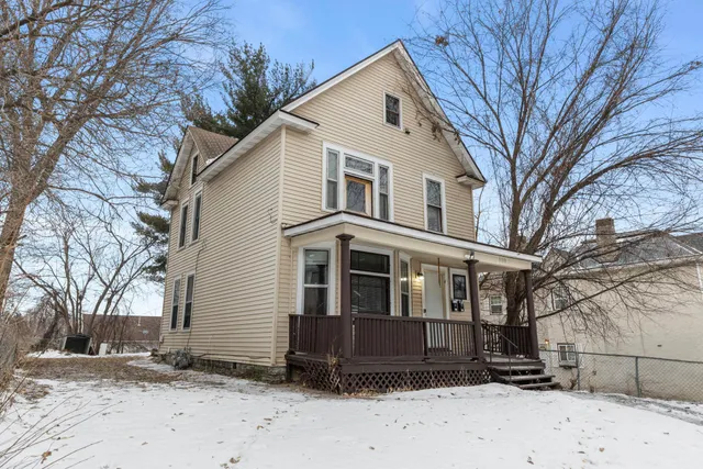 $240,000 | 680 Lawson Avenue East, St. Paul, MN 55106
