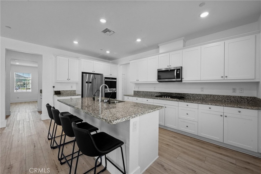 21199 Old Gate Court Riverside, CA 92507 - Photo 9 of 71 Kitchen