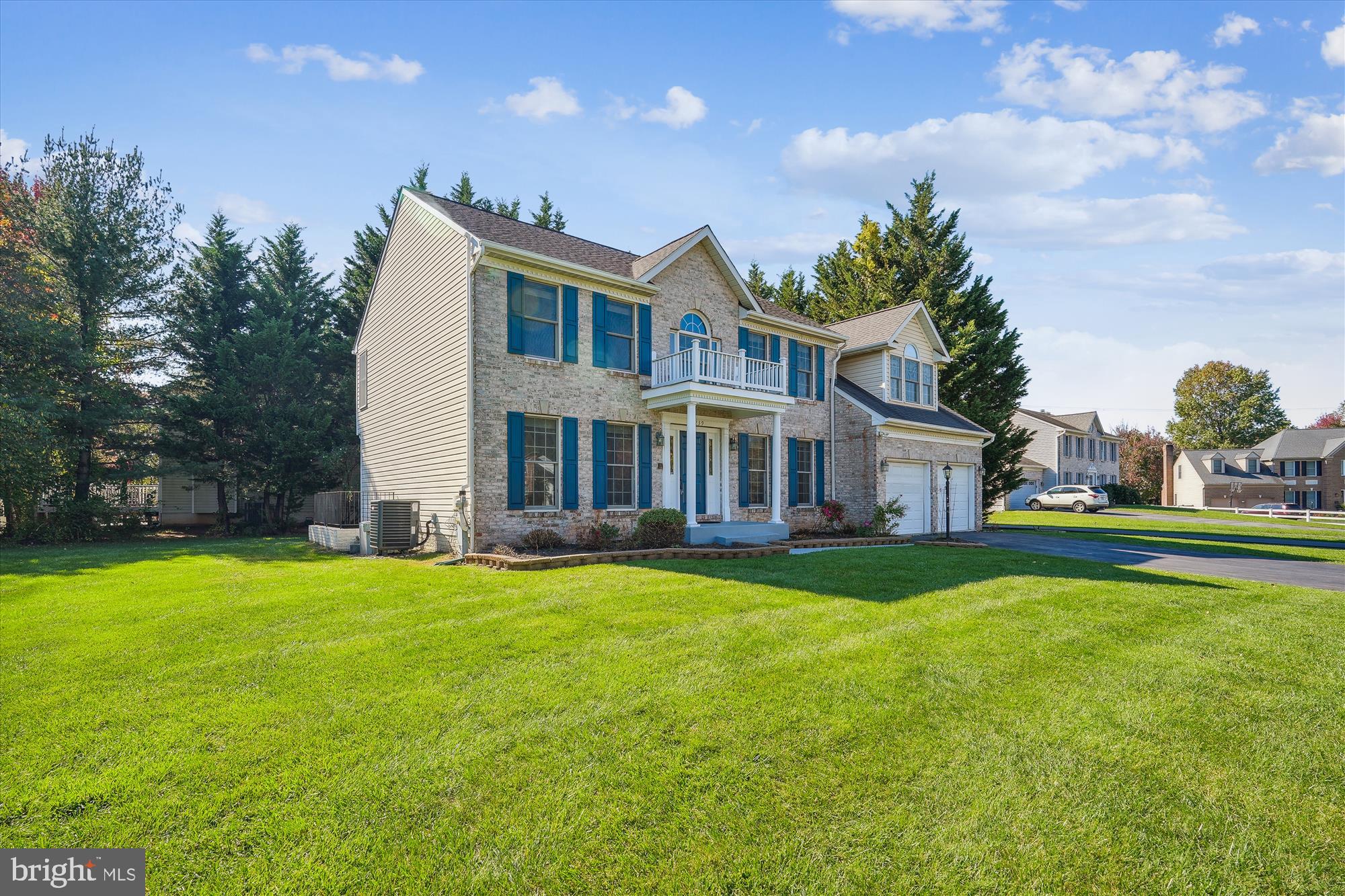 8239 Spring Branch Court Laurel, MD 20723 - Photo 2 of 40 Large side yard & two car garage!