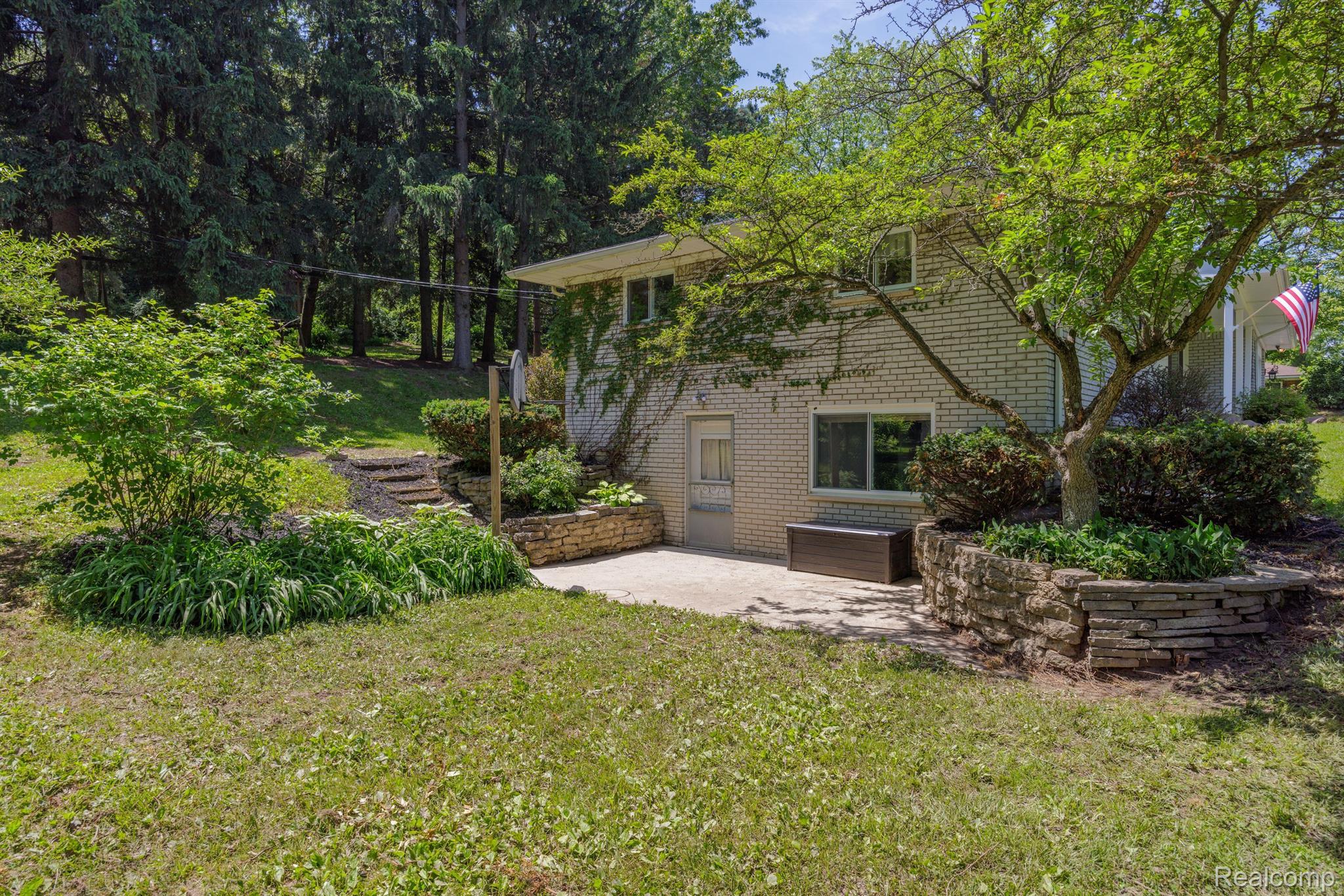 4607 Maybee Road Clarkston, MI 48348 - Photo 31 of 47 Gallery Image 31