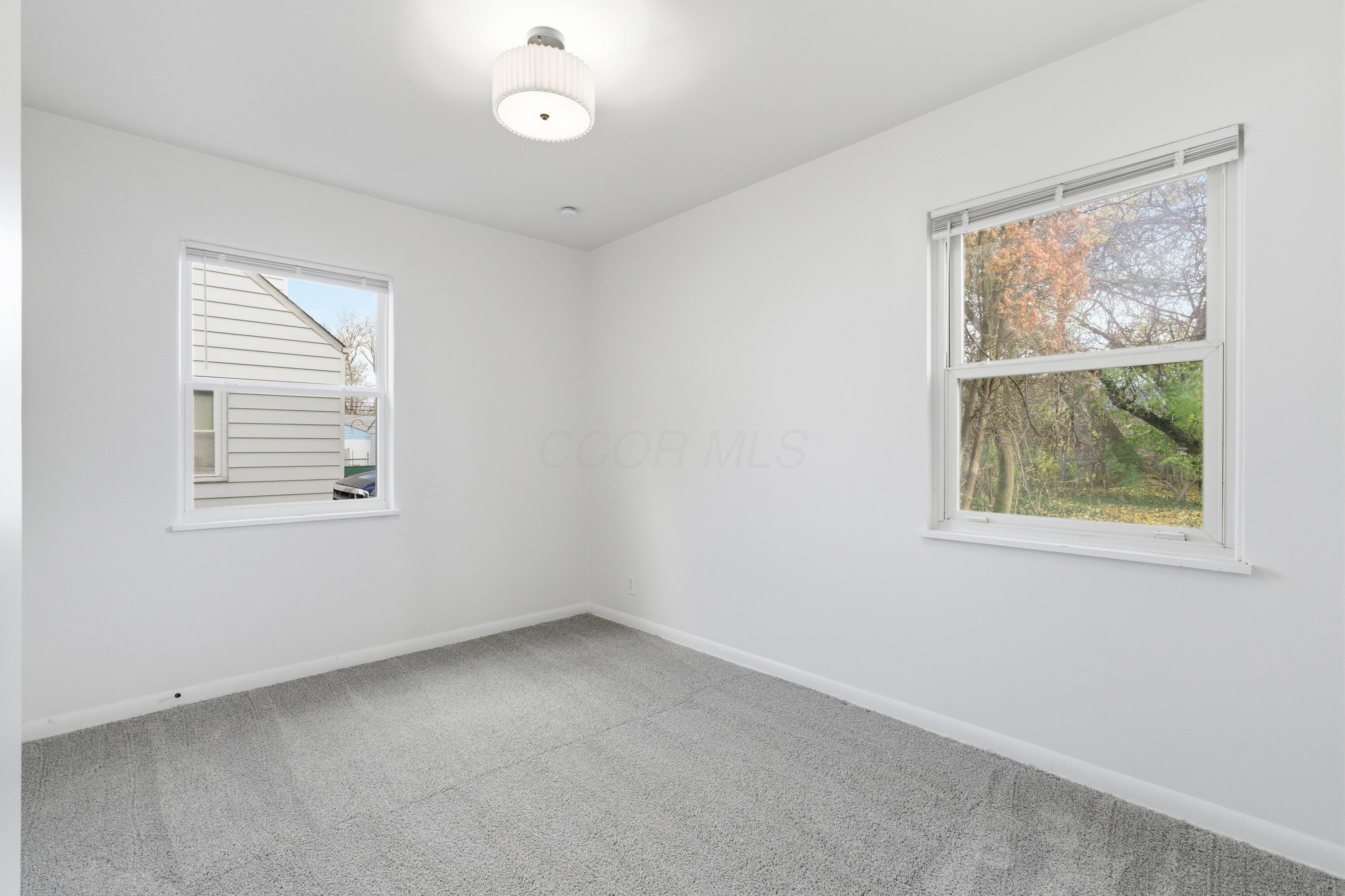 228 South Ashburton Road Columbus, OH 43213 - Photo 9 of 17 dsc04628