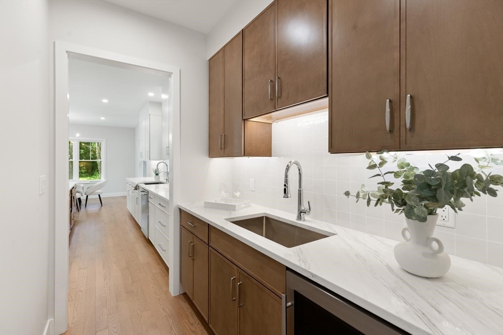 89 Spring Street Lexington, MA 02421 - Photo 10 of 42