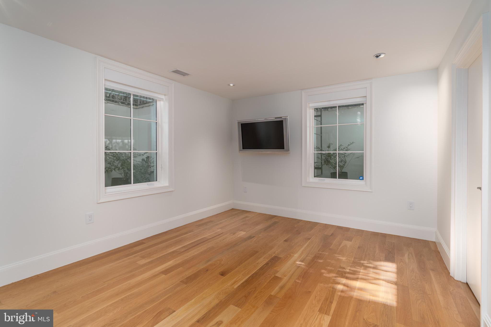 4401 W Street Northwest Washington, DC 20007 - Photo 36 of 45 Bedroom