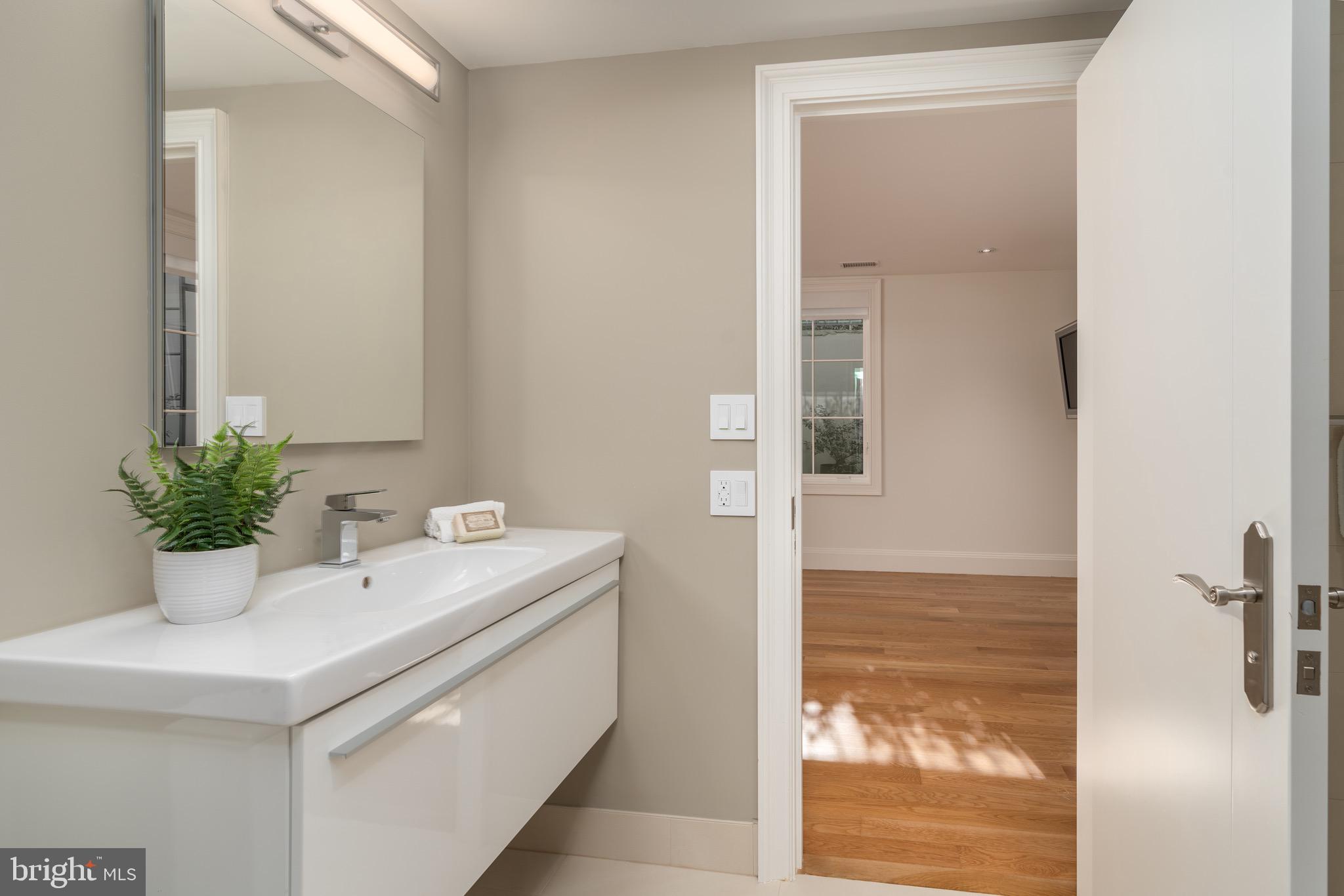 4401 W Street Northwest Washington, DC 20007 - Photo 37 of 45 Ensuite Bath