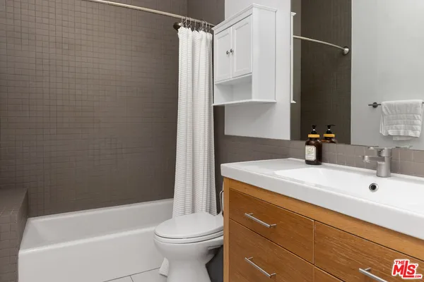 $1,600,000 | 612 Flower Avenue, Unit C, Venice, CA 90291