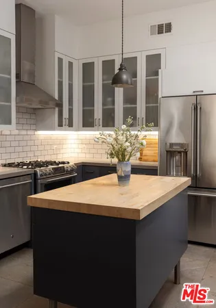 $1,600,000 | 612 Flower Avenue, Unit C, Venice, CA 90291