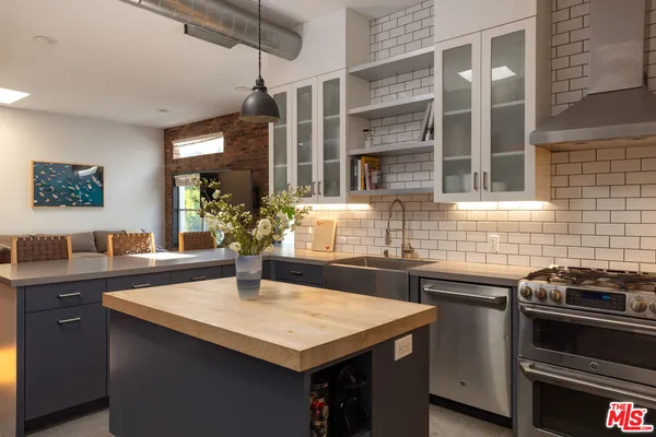 $1,600,000 | 612 Flower Avenue, Unit C, Venice, CA 90291