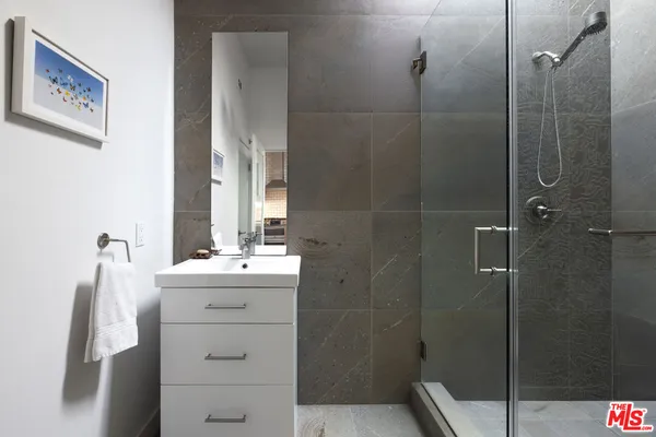 $1,600,000 | 612 Flower Avenue, Unit C, Venice, CA 90291