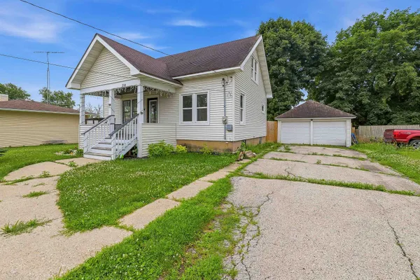 $270,000 | 250 West Caroline Street, Markesan, WI 53946