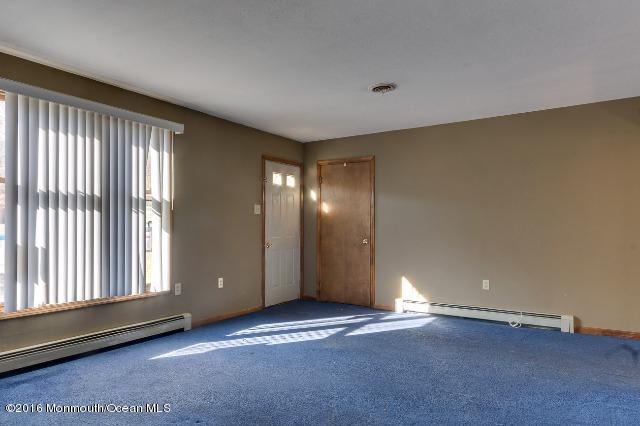 11 Bovanko Road Cream Ridge, NJ 08514 - Photo 19 of 22 Living Room2
