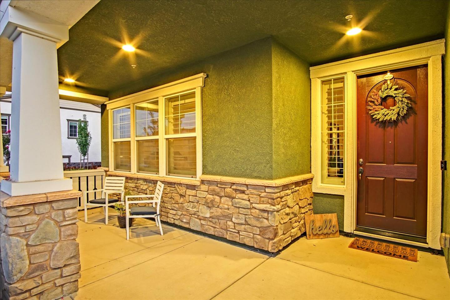 1130 Ruby Way Gilroy, CA 95020 - Photo 33 of 36 a view of a livingroom with furniture