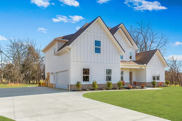 $699,900 | 8780 Cainsville Pike, Lascassas, TN 37085