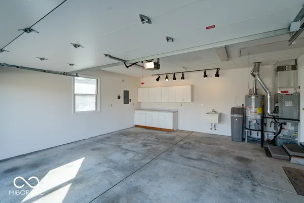$319,000 | 1031 Woodridge Street, Brownsburg, IN 46112