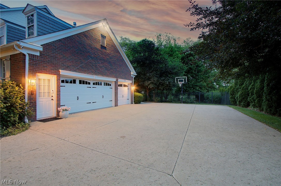 5854 Loma Linda Lane Northeast Canton, OH 44721 - Photo 3 of 46