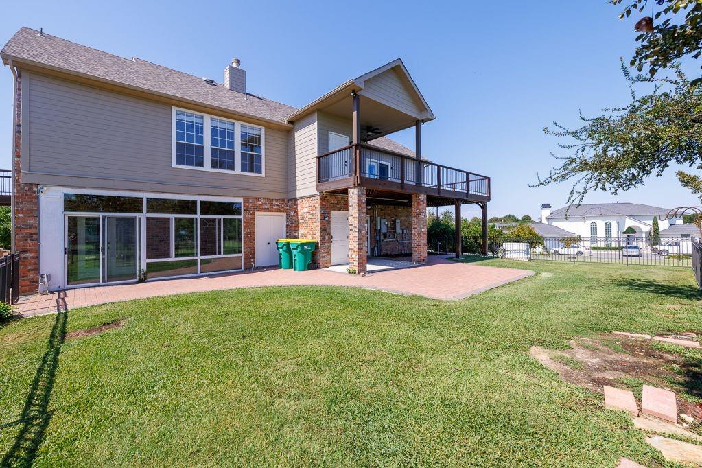 11507 Clipper Circle Frisco, TX 75036 - Photo 34 of 40 a view of a house with a yard and plants
