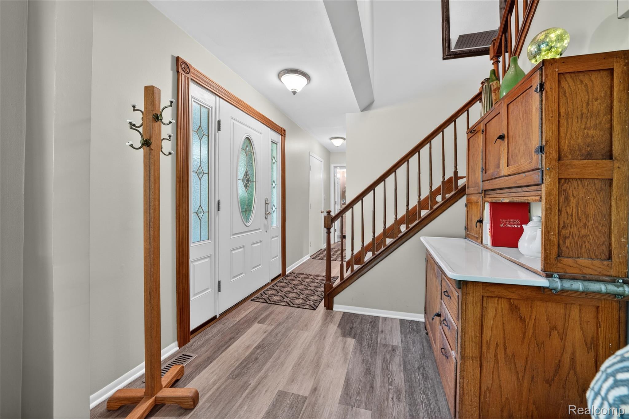 7841 Rampart Trail Waterford, MI 48327 - Photo 6 of 27 7841 Rampart Trail Waterford HDR-11.jpg