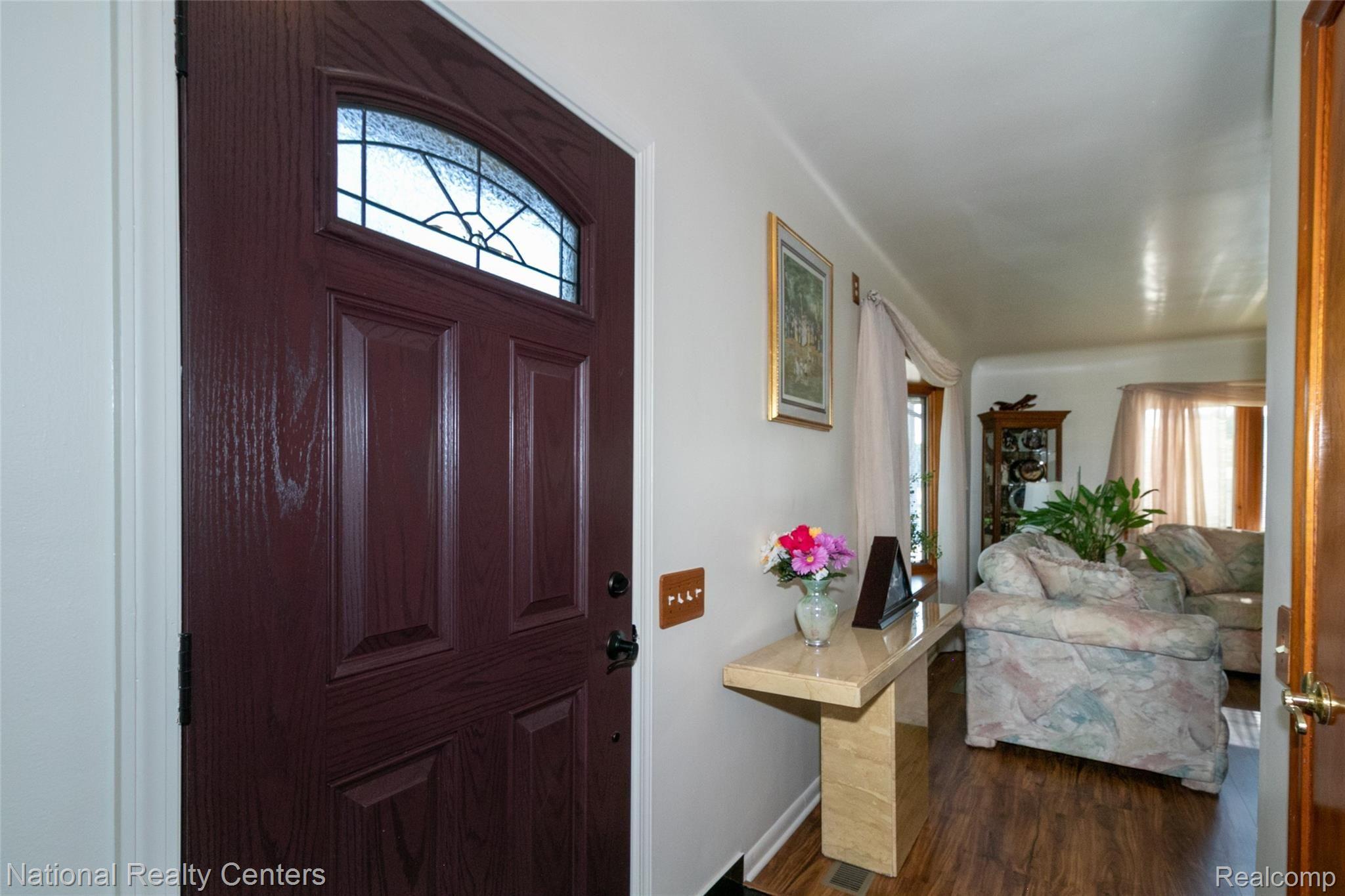14721 Stephens Road Eastpointe, MI 48021 - Photo 4 of 24 14721Stephens-22.jpg