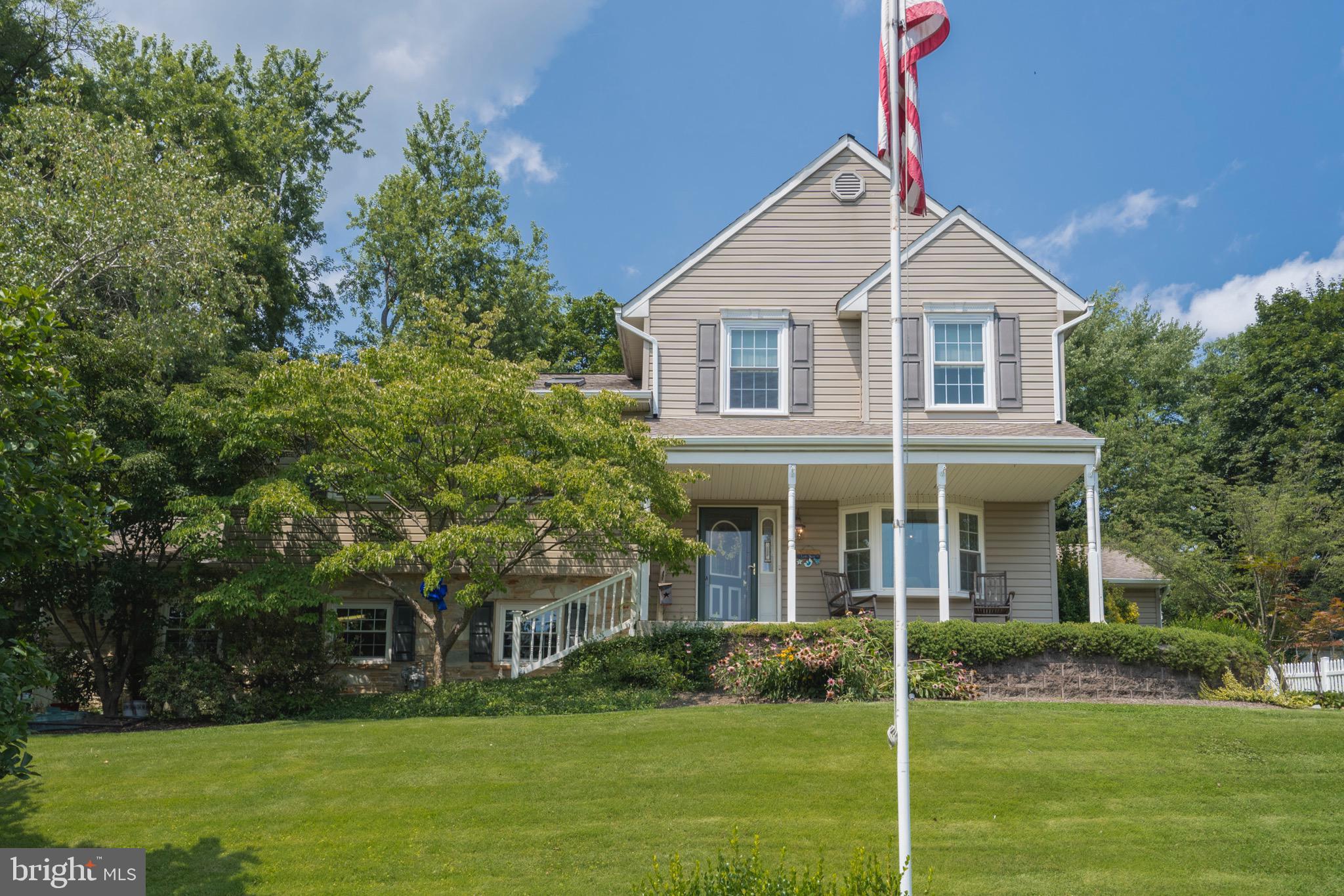 3272 Oak Road Huntingdon Valley, PA 19006 - Photo 2 of 61 Gallery Image 2