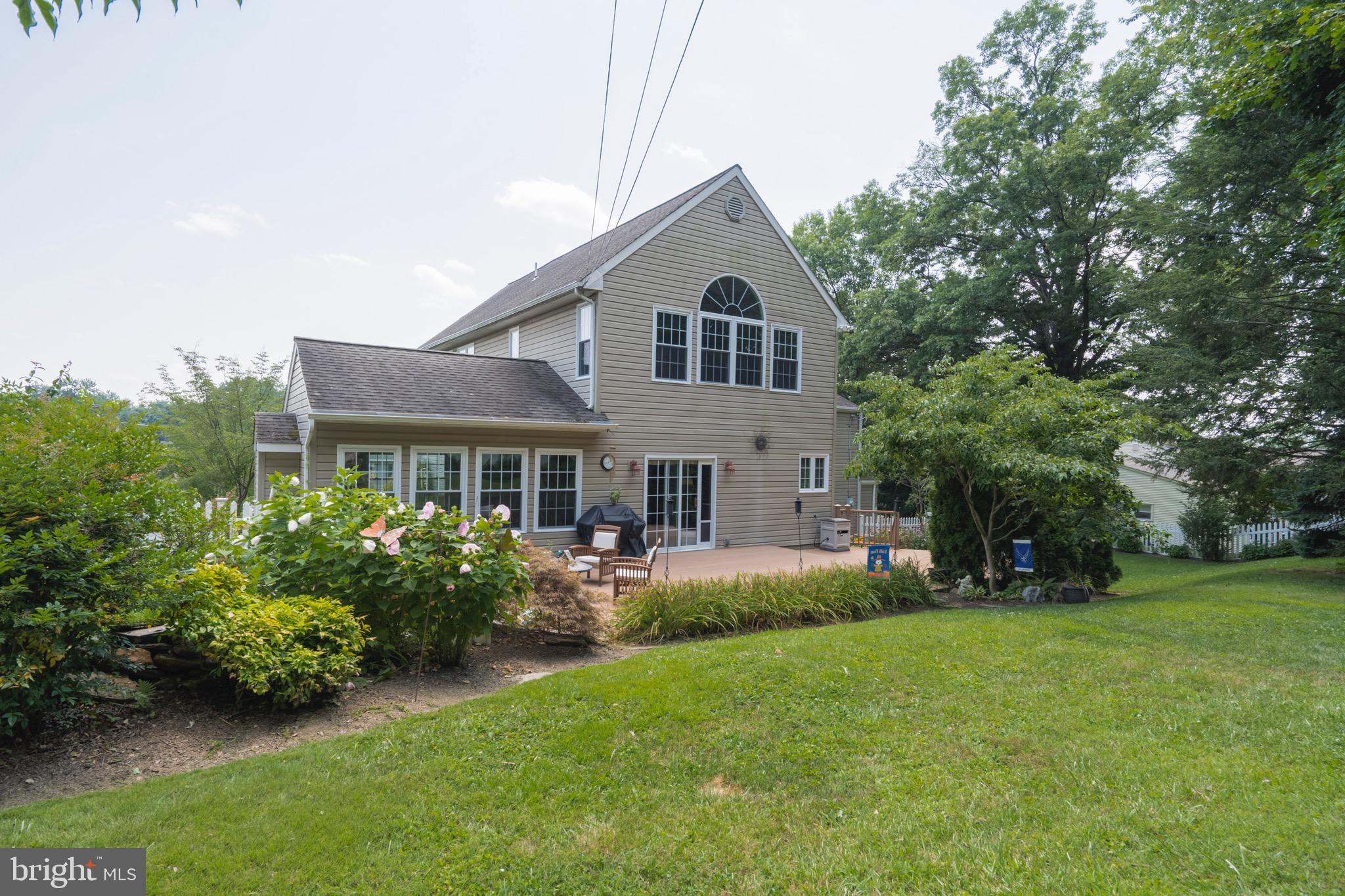 3272 Oak Road Huntingdon Valley, PA 19006 - Photo 5 of 61 Gallery Image 5