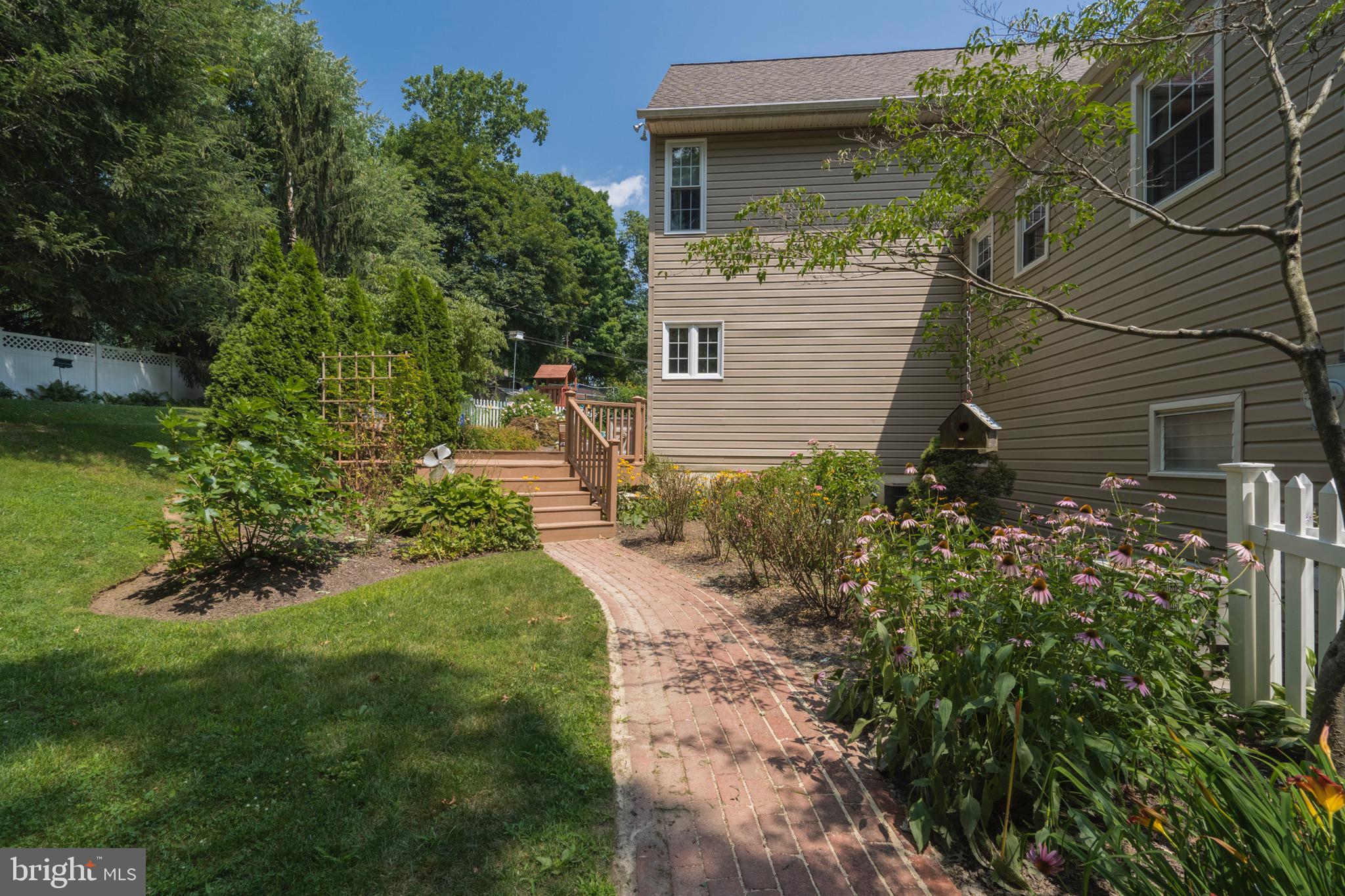 3272 Oak Road Huntingdon Valley, PA 19006 - Photo 6 of 61 Gallery Image 6