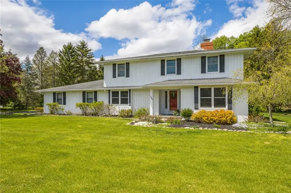 $550,000 | 190 Drumlin View Drive, Mendon, NY 14506