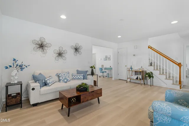 $699,999 | 100 Raven Lane, Carrboro, NC 27510